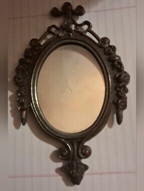 MIRROR. METAL FRAME